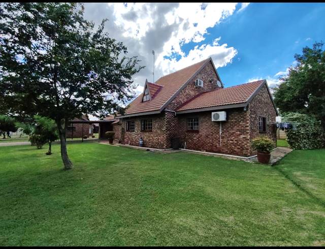3 BEDROOM HOUSE TO LET IN UNITAS PARK